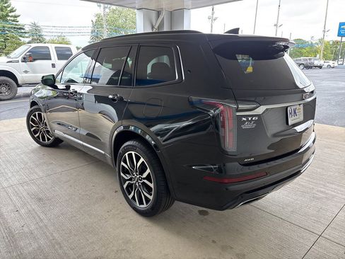 Used 2025 Cadillac XT6 Sport image 4