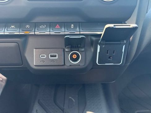 Used 2024 Chevrolet Silverado 1500 Custom AWD/4WD image 36