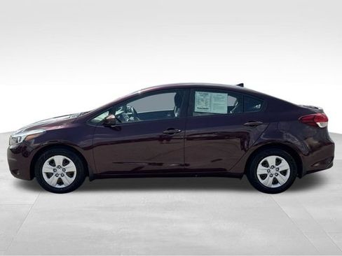 Used 2017 Kia Forte LX FWD image 2