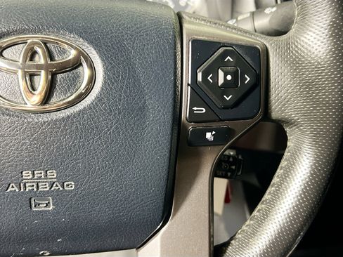 Used 2017 Toyota Tacoma SR5 w/ Tow Package RWD image 19
