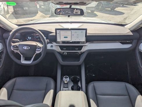 New 2026 Ford Explorer Active w/ Active Comfort Package image 10