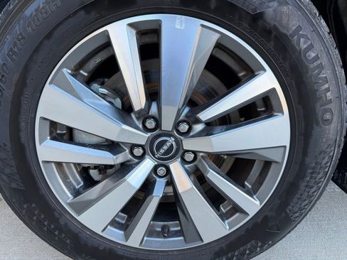 Used 2025 Nissan Pathfinder SL w/ Cargo Package image 32