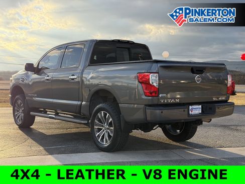 Used 2017 Nissan Titan SL image 3