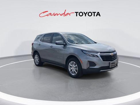 Used 2024 Chevrolet Equinox LT image 2