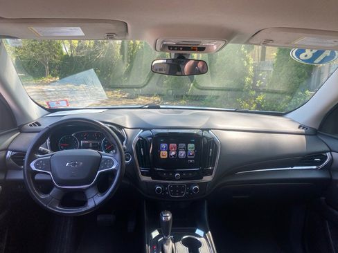 Used 2018 Chevrolet Traverse LT image 17