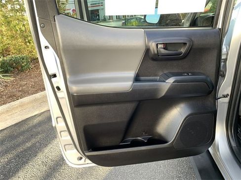 Used 2020 Toyota Tacoma SR image 15