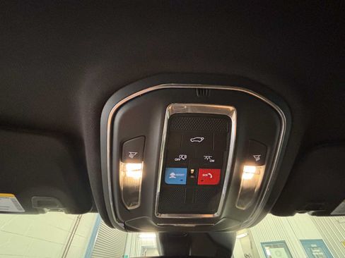 Used 2024 Jeep Grand Cherokee Altitude AWD/4WD image 34