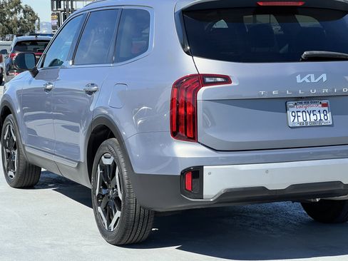 Used 2023 Kia Telluride S w/ S Sunroof Package image 5