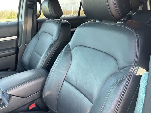 Used 2016 Ford Explorer XLT w/ Equipment Group 202A image 10