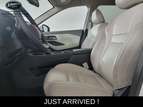 Used 2026 Nissan Rogue SL AWD/4WD image 13