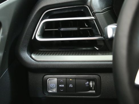 Certified 2026 Chevrolet Traverse LT FWD image 16