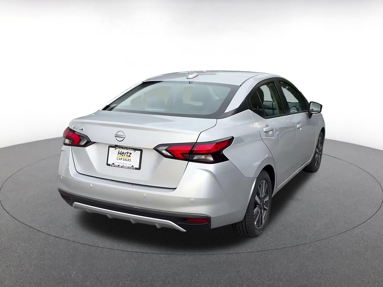 Used 2025 Nissan Versa SV FWD image 13