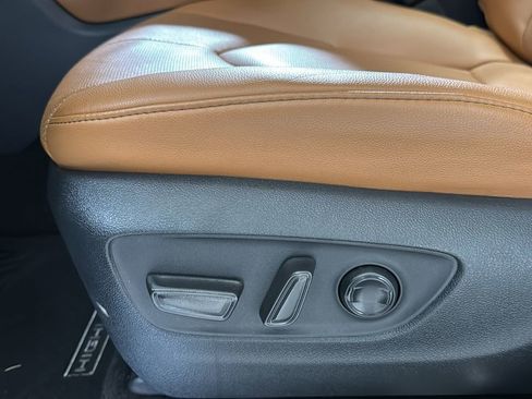 Used 2024 Toyota Highlander Platinum image 14