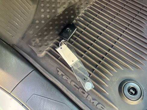 Certified 2023 Toyota Tacoma SR5 image 35