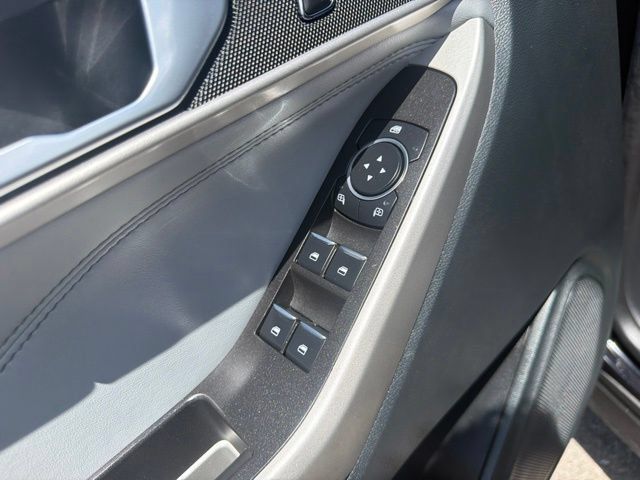 Used 2024 Ford Explorer XLT w/ Equipment Group 202A AWD/4WD image 23