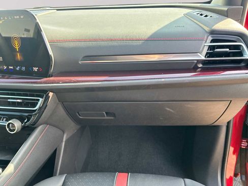 Certified 2024 Chevrolet Traverse RS image 30