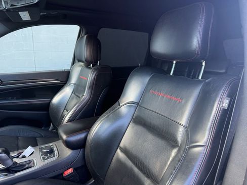 Used 2020 Jeep Grand Cherokee Trailhawk w/ Trailhawk Luxury Group AWD/4WD image 21
