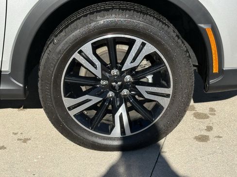 Used 2024 Mitsubishi Eclipse Cross SE image 9