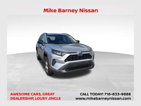Used 2022 Toyota RAV4 LE AWD/4WD image 1
