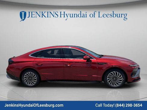 New 2026 Hyundai Sonata Limited FWD image 3