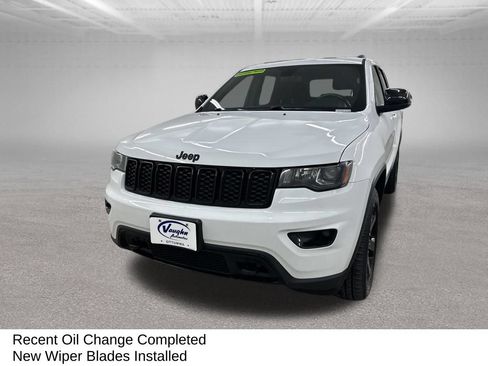 Used 2019 Jeep Grand Cherokee Laredo AWD/4WD image 6