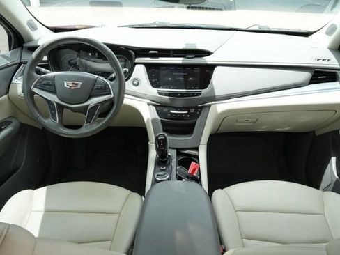 Used 2021 Cadillac XT5 Premium Luxury FWD image 19