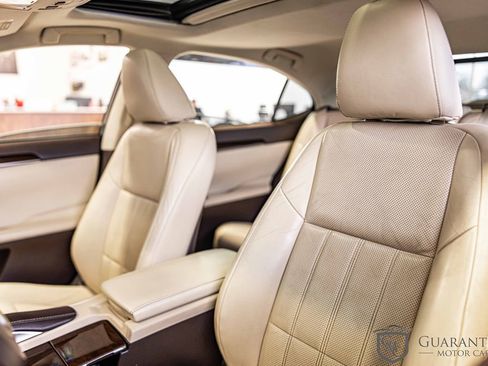 Used 2017 Lexus ES 350 w/ Luxury Package image 19