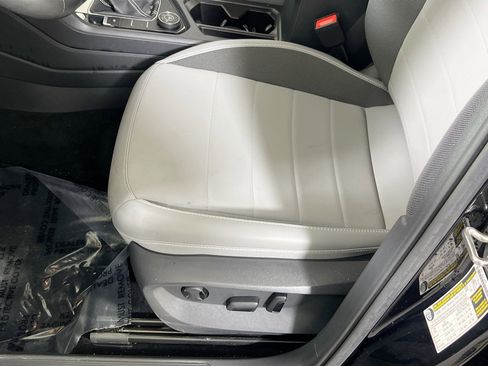 Used 2023 Volkswagen Taos SE image 18