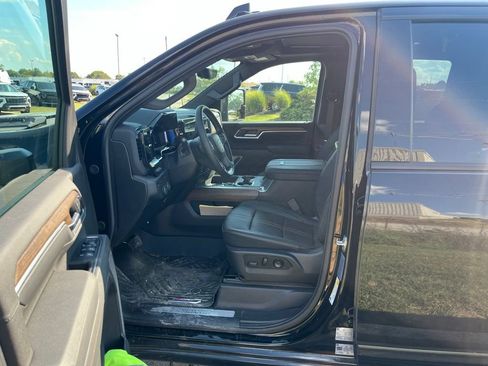 Used 2026 Chevrolet Silverado 3500 High Country w/ High Country Premium Package AWD/4WD image 6