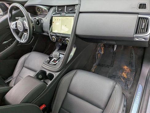 Certified 2024 Jaguar E-PACE R-Dynamic SE AWD/4WD image 23