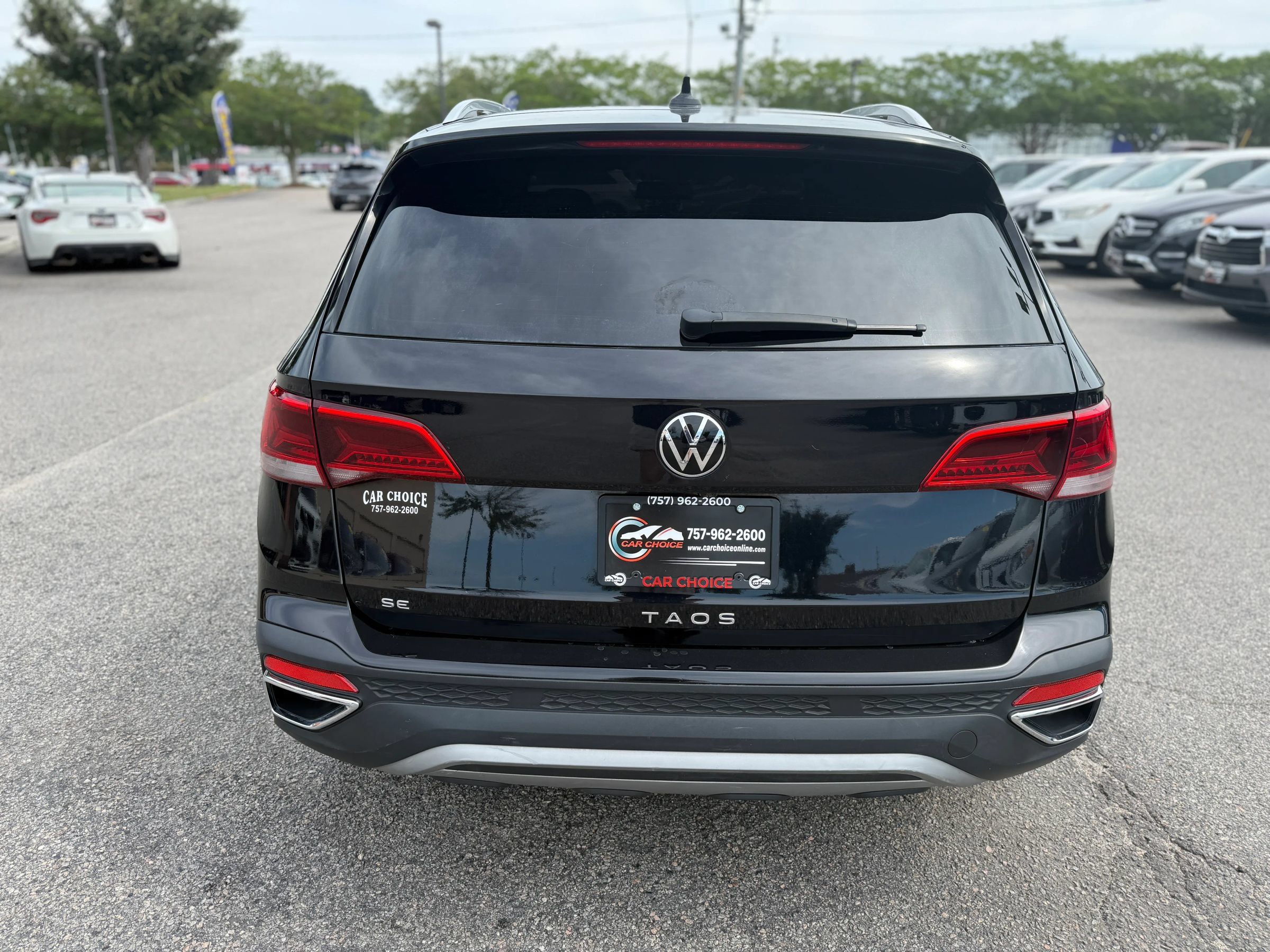 Used 2022 Volkswagen Taos SE FWD image 9