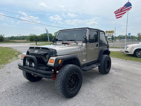 Used 2005 Jeep Wrangler X AWD/4WD image 4