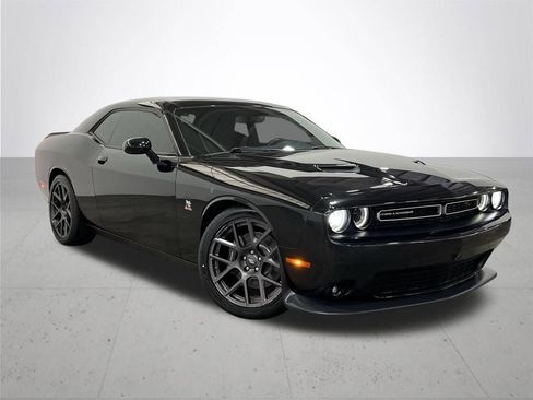 Used 2018 Dodge Challenger R/T Scat Pack w/ Driver Convenience Group RWD image 7