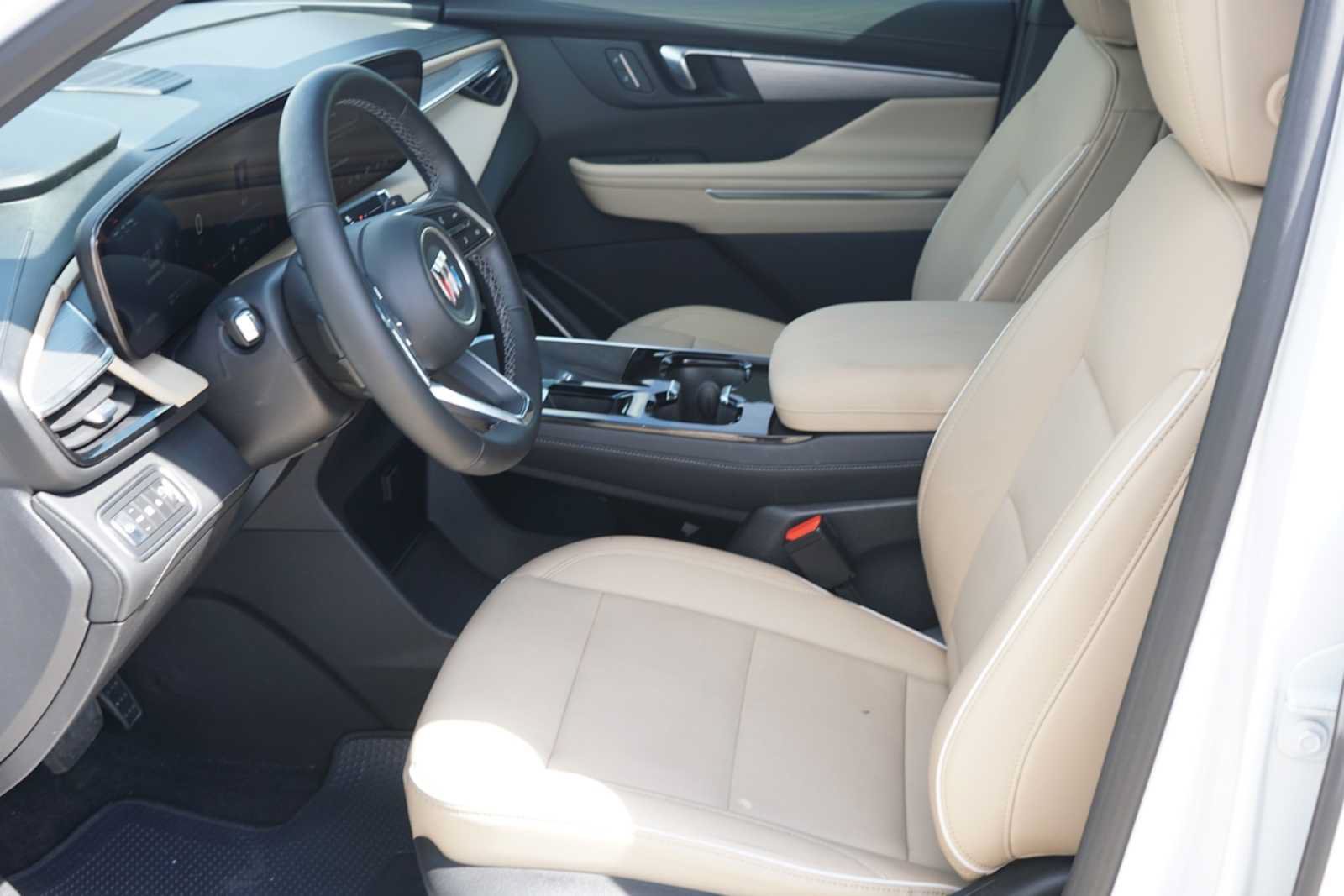 Used 2025 Buick Enclave Preferred FWD image 8
