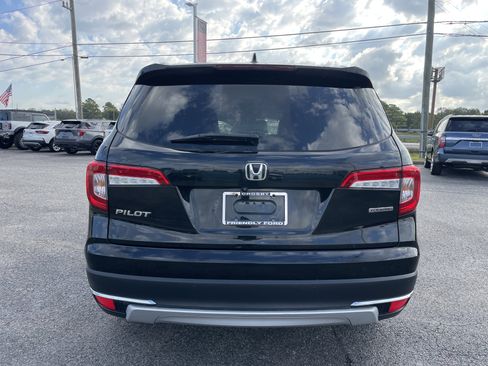 Used 2020 Honda Pilot Touring image 3