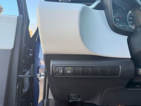 Used 2020 Toyota Corolla SE image 19