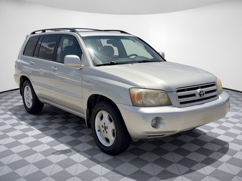 Used 2004 Toyota Highlander Limited w/ Towing Prep Pkg FWD image 7