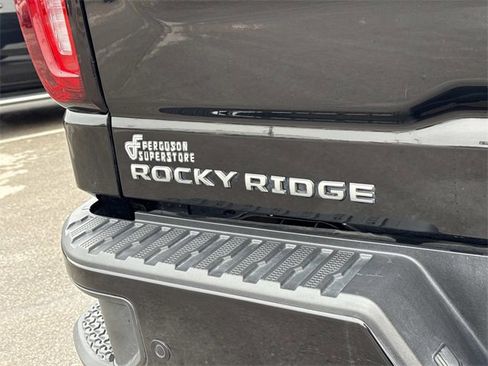 Used 2021 GMC Sierra 1500 AT4 w/ AT4 Premium Package image 6