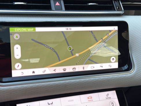 Used 2019 Land Rover Range Rover Velar R-Dynamic SE AWD/4WD image 38