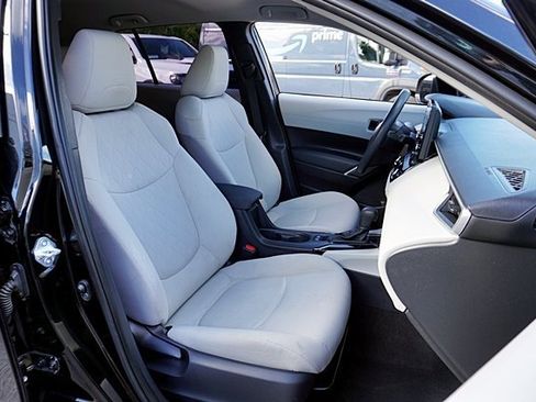 Used 2022 Toyota Corolla Cross L image 13