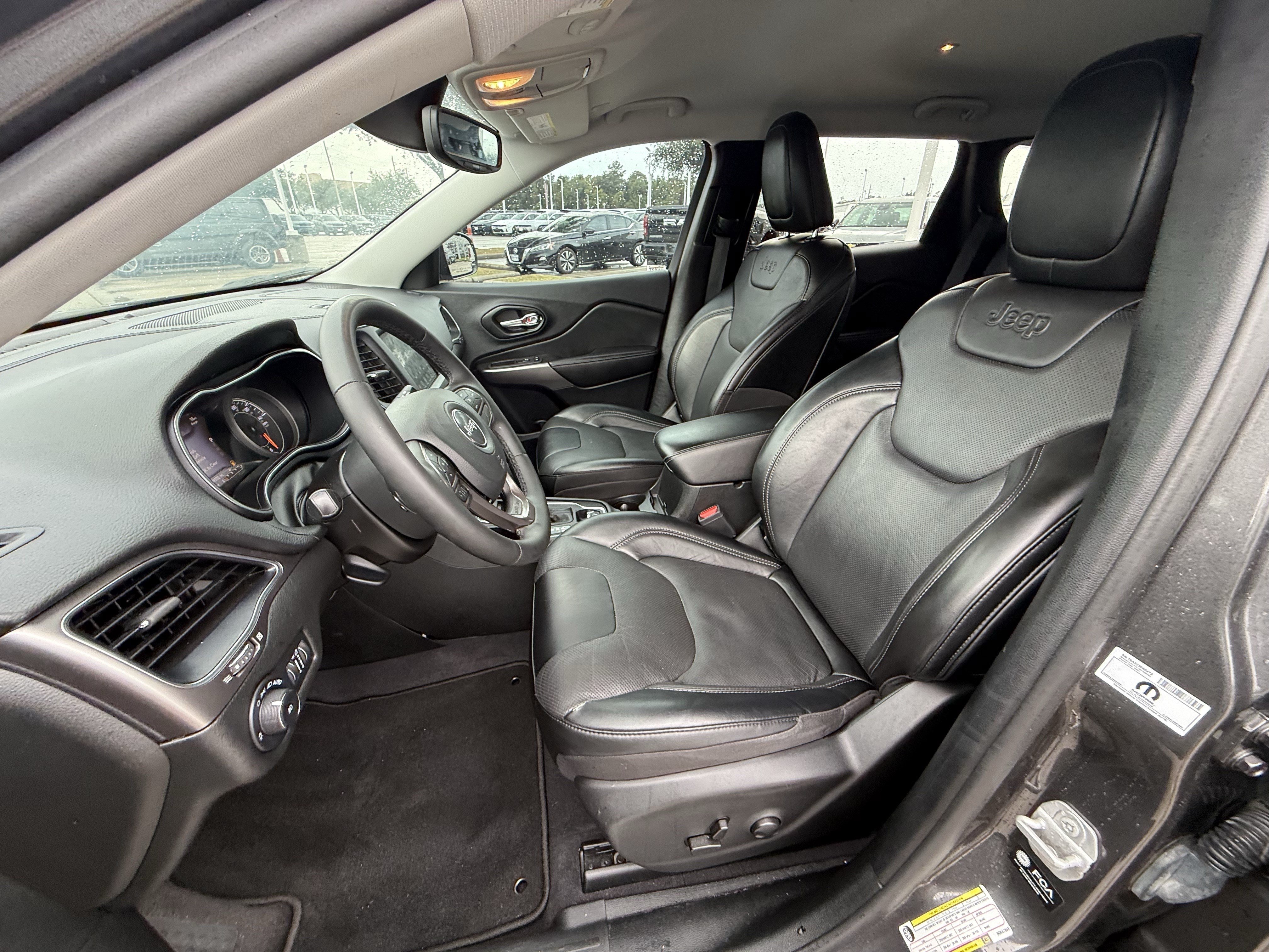 Used 2022 Jeep Cherokee Latitude Lux FWD image 27