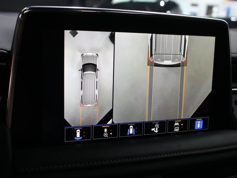 Used 2023 GMC Yukon XL AT4 w/ Technology Package AWD/4WD image 69