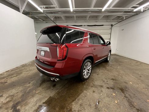 Used 2024 GMC Yukon Denali w/ Advanced Technology Package image 6
