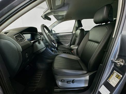 Used 2024 Volkswagen Tiguan SE image 13