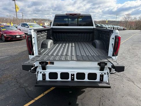 New 2026 GMC Sierra 2500 AT4 w/ AT4 Premium Plus Package AWD/4WD image 22