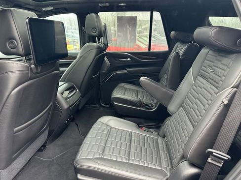 Used 2021 Cadillac Escalade Premium Luxury Platinum image 22