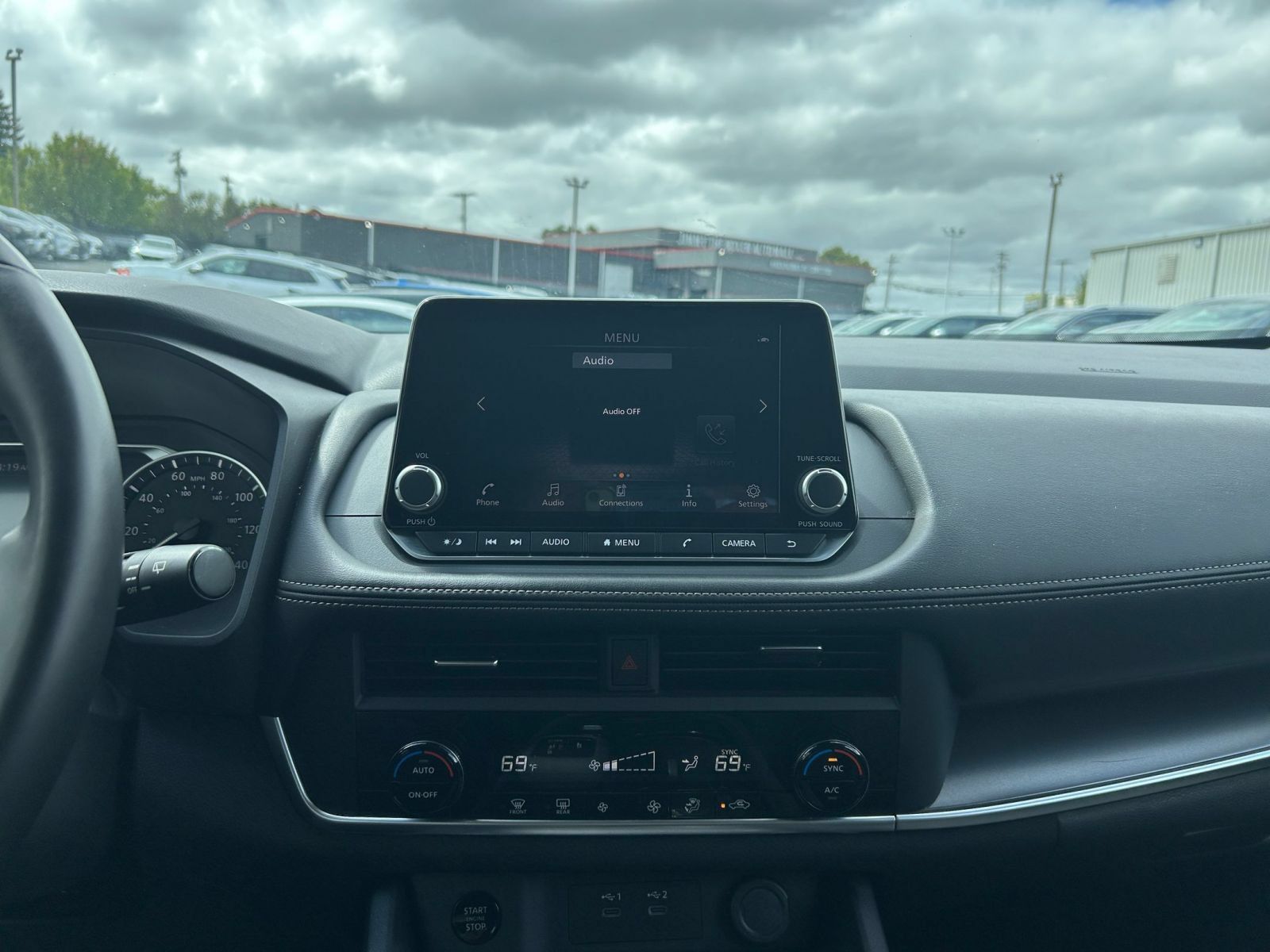 Used 2025 Nissan Rogue SV FWD image 16
