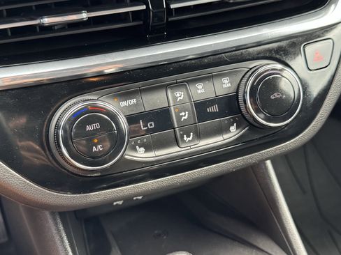 Used 2025 Buick Envista Sport Touring w/ Convenience I Package FWD image 20