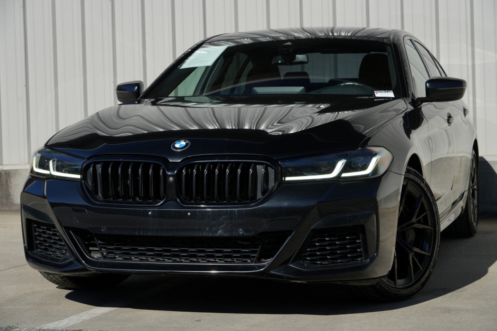 Used 2021 BMW 540i w/ M Sport Package RWD image 3
