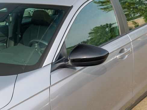 Used 2023 Honda Accord Sport image 11